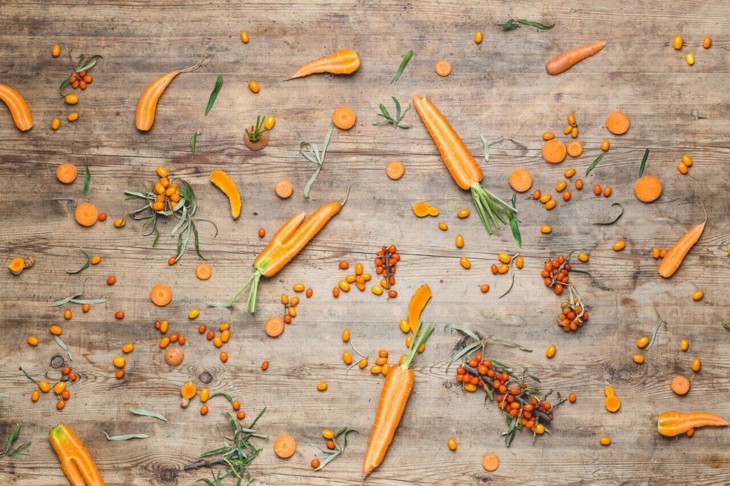 Saving beautiful Estonian produce from food wastage - carrots and sea buckthorn.