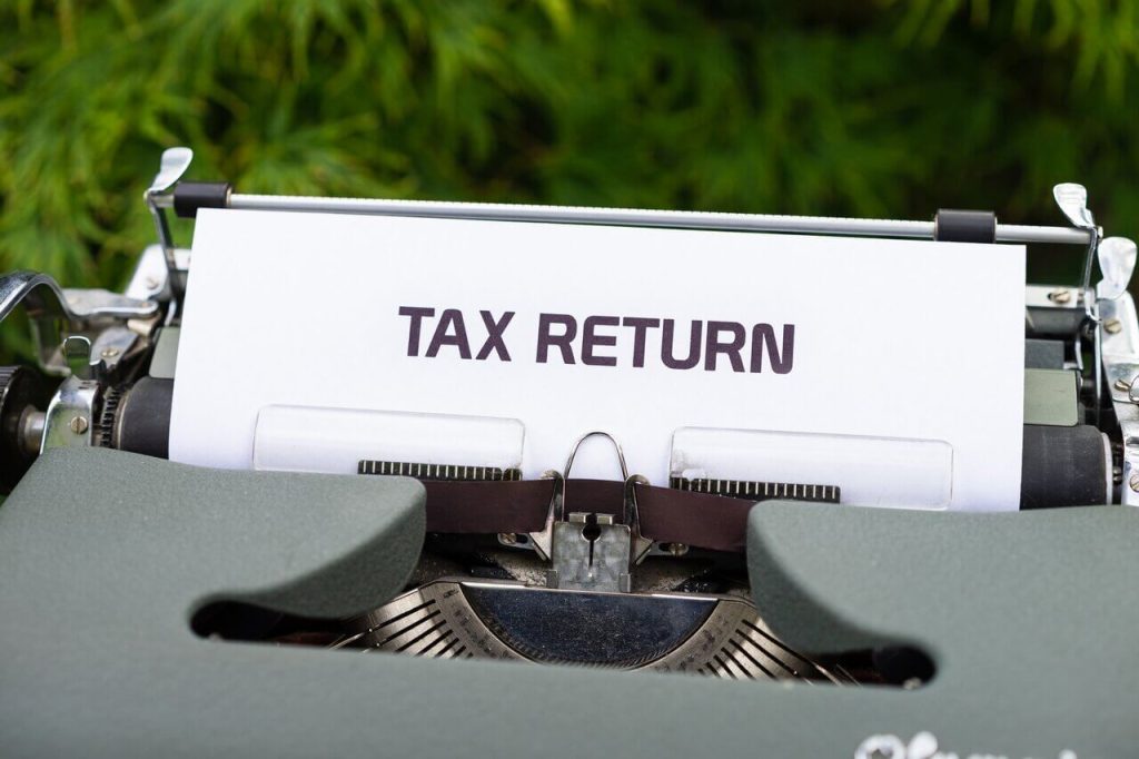 Taxes for solopreneurs: where and how to calculate tax returns