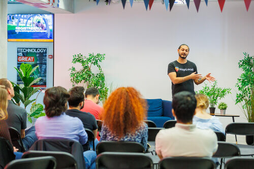 Parmeet Sawhney, CEO of HopLocal, presenting to participants at e-Residency study day