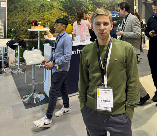 Illia Haidar, CEO of sellme, at a business conference