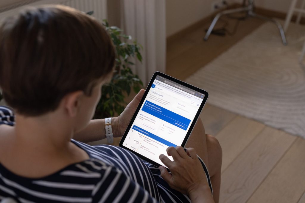 A person reviewing their health records online with an Estonian digital ID